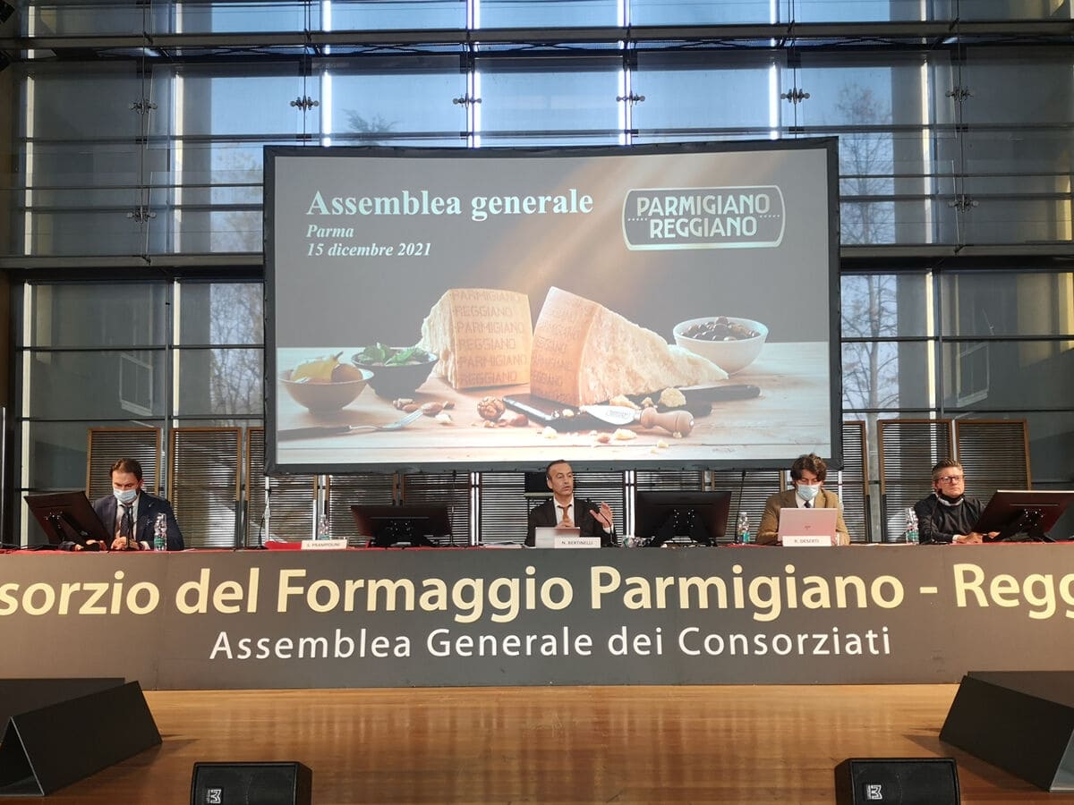 https://insiderdairy.com/wp-content/uploads/2021/12/Assemblea-parmigiano-reggiano.jpg