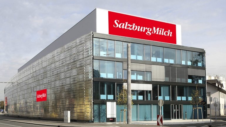 Latte, SalzburgMilch aumenta il prezzo base a 50 centesimi: “Necessario garantire la sicurezza dell’approvvigionamento”