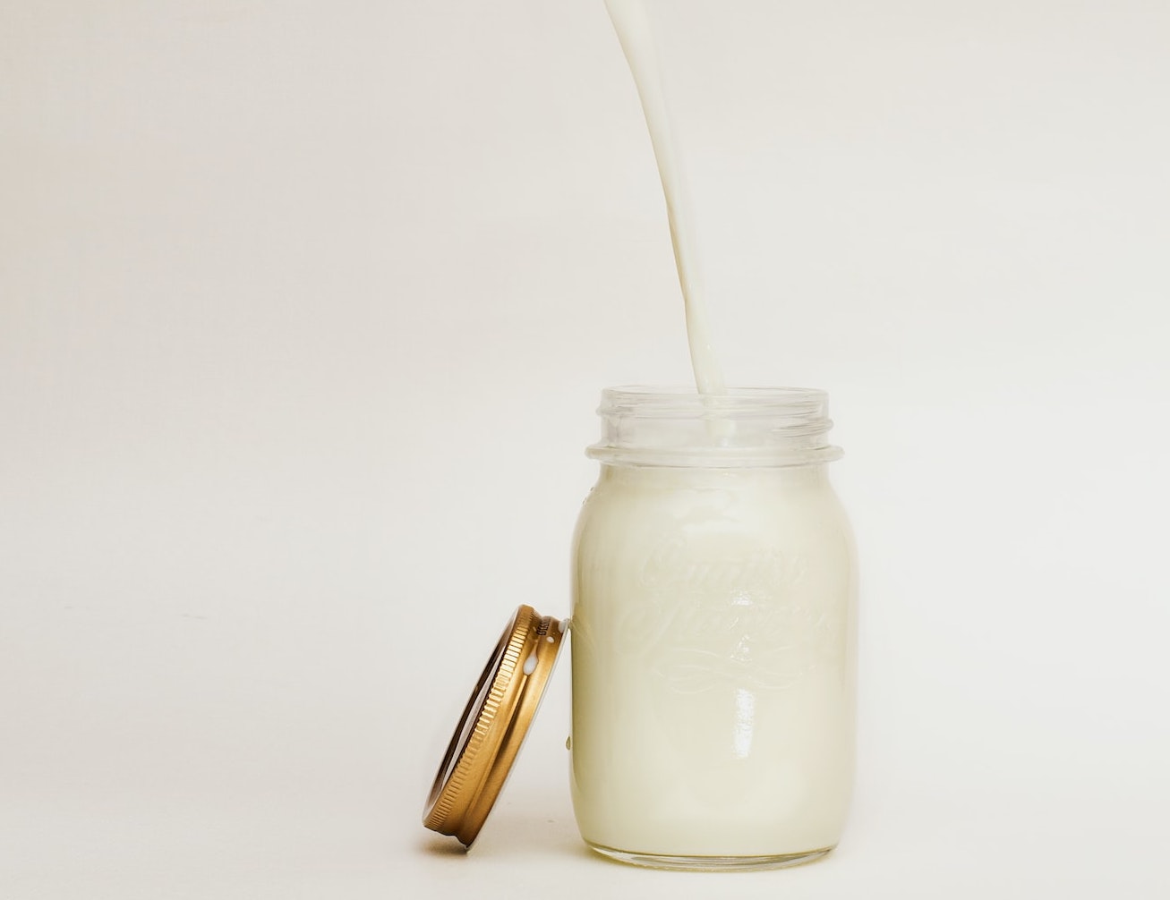 Il packaging influenza il sapore del latte: meglio le bottiglie di plastica e vetro. A dirlo è uno studio del Journal of Dairy Science