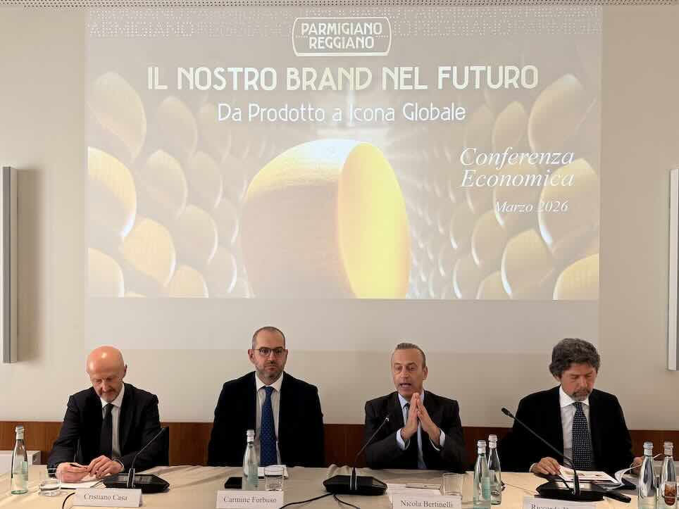 Parmigiano Reggiano cresce all’estero. Ma in Italia calano i consumi: -10%