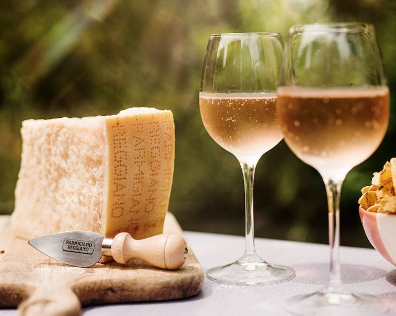 Parmigiano Reggiano a Vinitaly: abbinamenti e turismo al centro della strategia