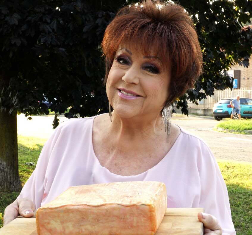 Taleggio DOP sceglie Orietta Berti come testimonial